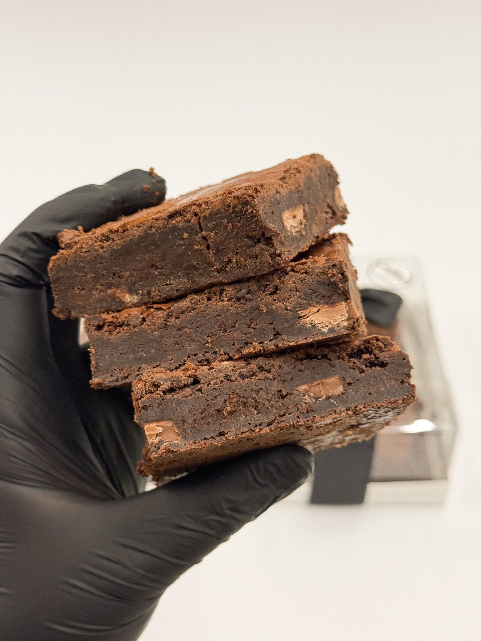 Belgian Chocolate Chunk Brownies - Cakes by Hassan